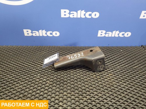 Кронштейн бампера левый