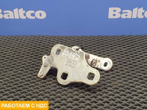 Петля двери левая